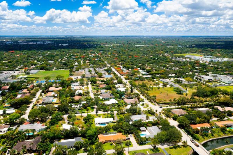 Aerial-drone-view-of-the-Pinecrest-villa-in-Miami-Dade